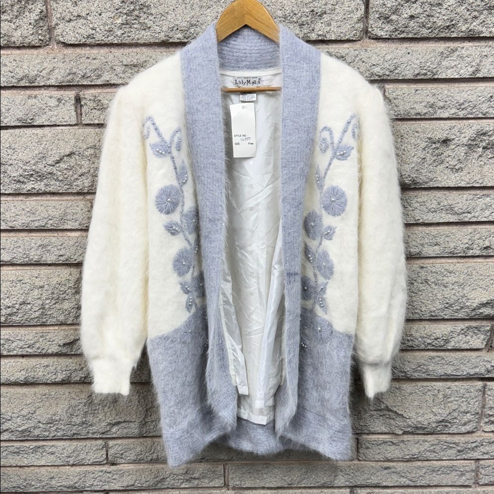 Vintage Angora Women's Gray and White Sweater